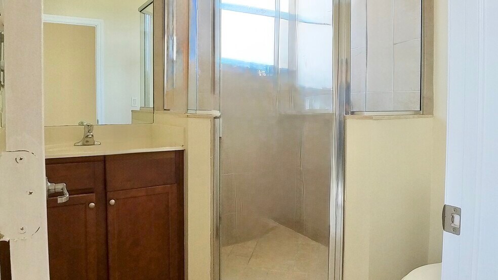 Building Photo - 9204 SW 170th Ct
