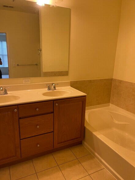 Building Photo - 3228 Edward Stec Blvd