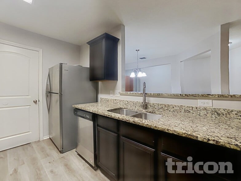 Building Photo - 7007 Capeshaw