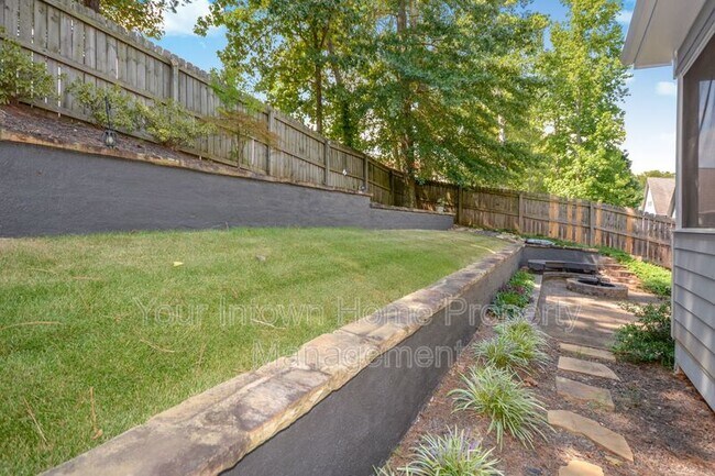Building Photo - 2938 Silver Hill Terrace SE