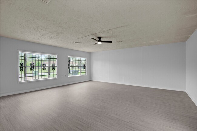 Building Photo - 7329 Gleason Rd