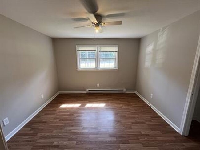 Building Photo - 2/1 Near The Swamp Rabbit Trail Available ...