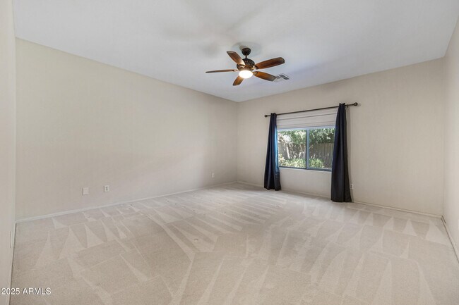 Building Photo - 11207 N 165th Ave
