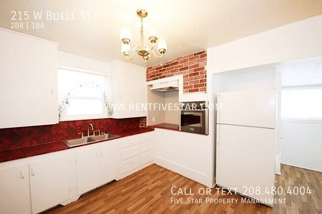 Building Photo - 215 W Buell St
