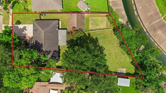 Building Photo - 5334 Saxon Dr