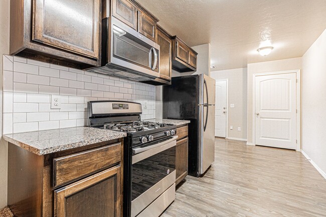 Building Photo - Buena Vida awaits for you!