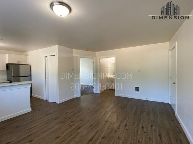 Interior Photo - 3903 S Tyler St