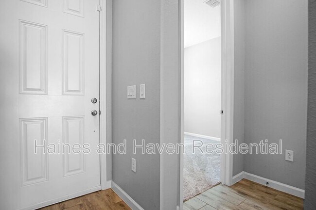 Building Photo - 183 Arlington Square Ct