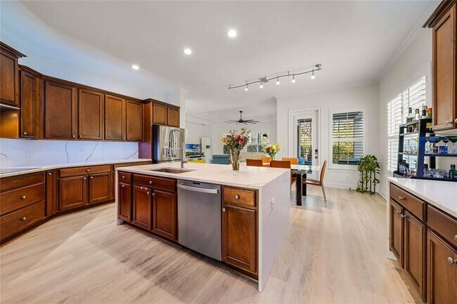 Building Photo - 3609 Simonton Pl