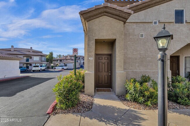 Building Photo - 3236 E Chandler Blvd