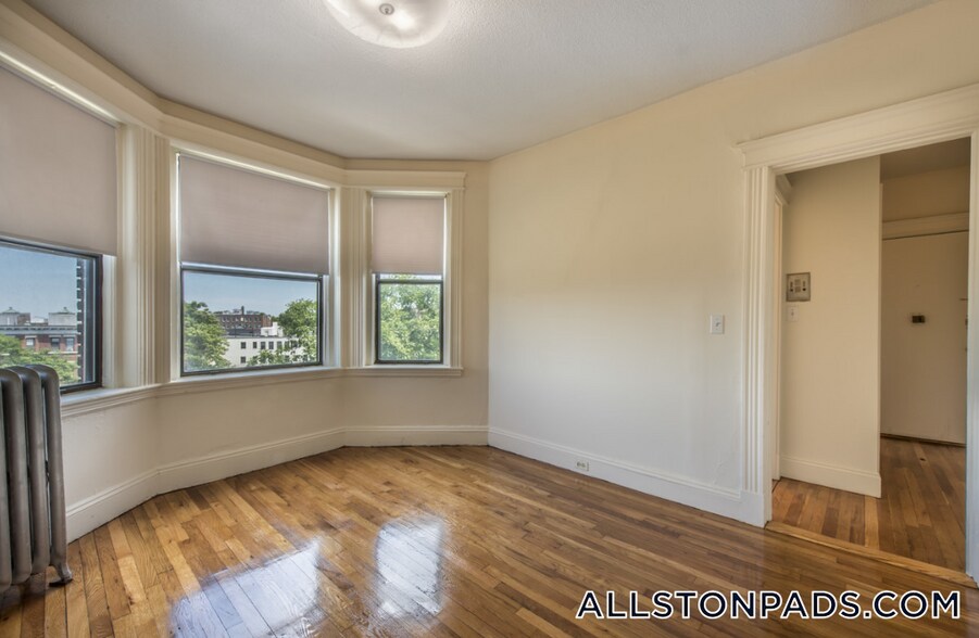 Building Photo - 1144 Commonwealth Ave