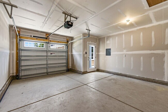 Building Photo - 2748 Rowyn St