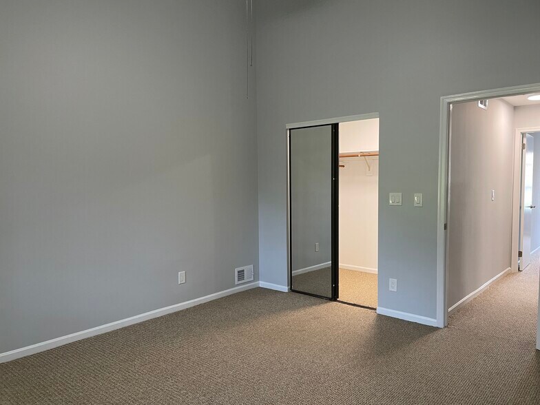 Building Photo - 26 Tory Ct
