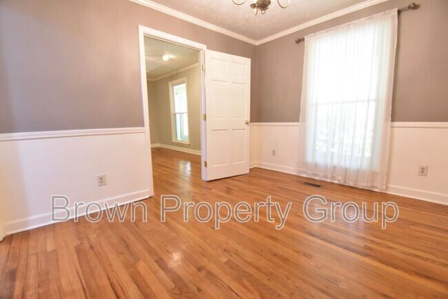 Building Photo - 5115 Lake Valley Dr