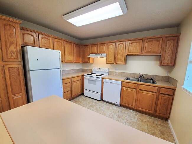 Building Photo - Beautiful Condo in Gilham