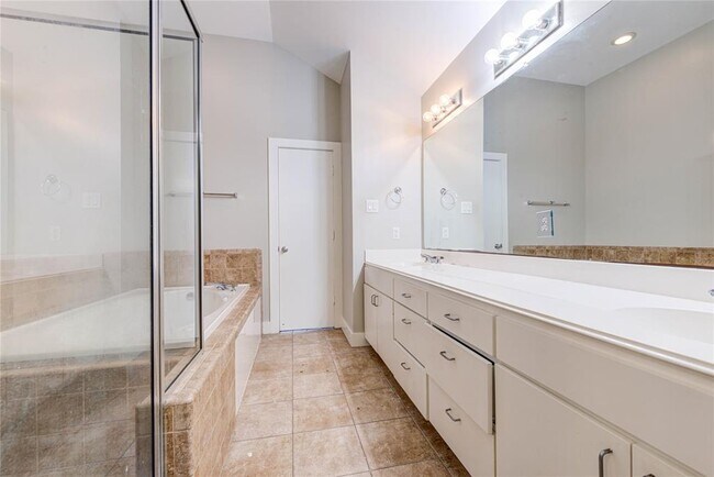 Building Photo - 8715 Meadowcroft Dr