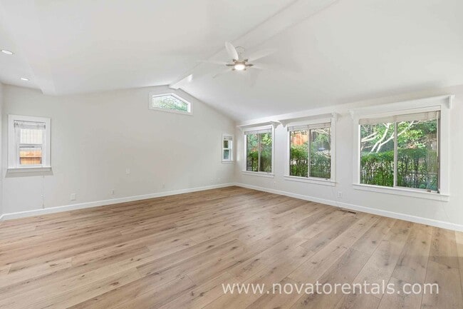 Building Photo - 40 Martinez Ct