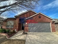 Building Photo - Spacious Single Story Home in a Great Location!