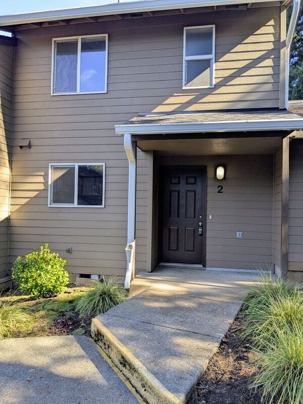 Building Photo - 17987 SW 115th Ave