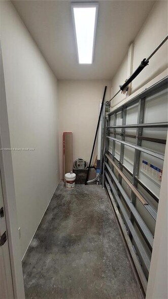 Building Photo - 6959 Long Pine Cir