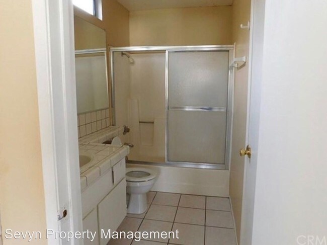 Building Photo - 2 br, 1.5 bath House - 8739 Pinecrest Place