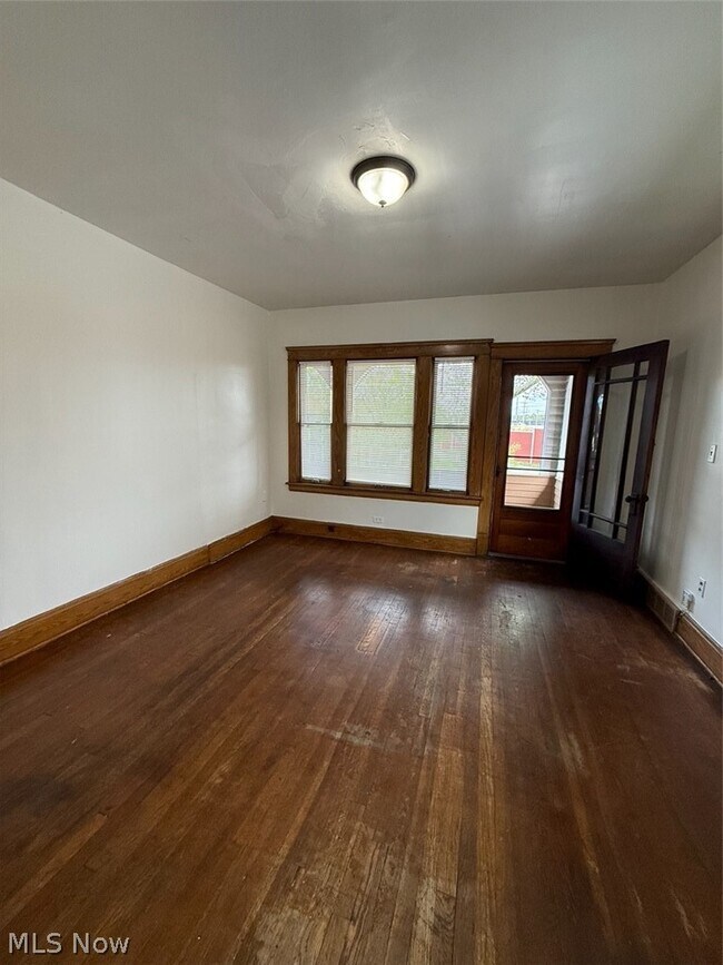 Building Photo - 1220 E 176th St