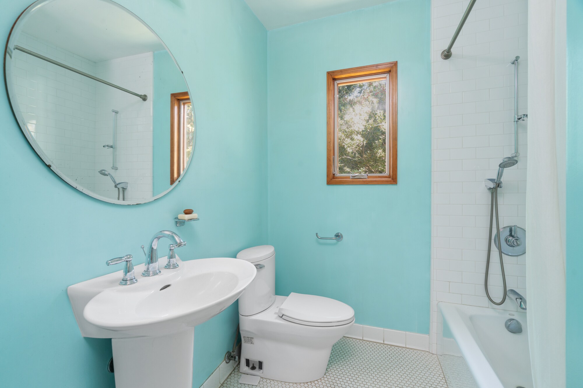 Building Photo - 3705 Fredonia Dr