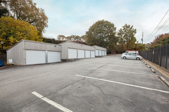 Building Photo - Industrial-Chic 2/2 Loft with Garage Near ...