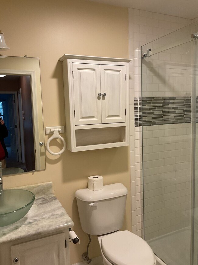 Building Photo - 11 Round Ridge Rd