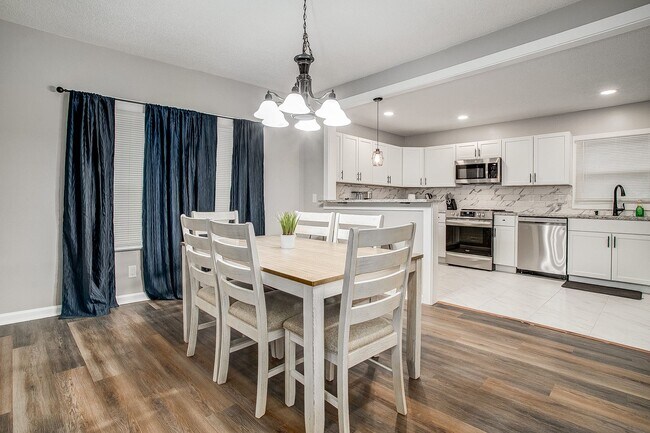 Building Photo - **Pendleton Heights Neighborhood**Newly remodeled 3/2 Bath Furnished Option Avaliable