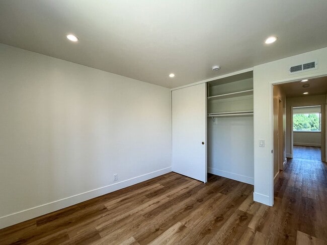 Building Photo - 5281 Tattershall Ave