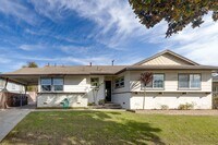 Building Photo - Beautifully Remodeled 4 Bed / 2 Bath Home in Prime Inglewood — Detached Garage + Spacious Yard
