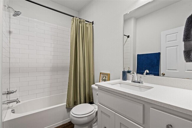 Building Photo - 7325 Loggia Pl