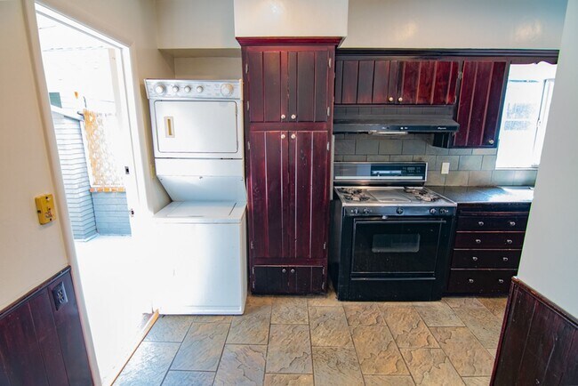 Building Photo - Charming 3-Bedroom Home for Lease in College West, San Diego