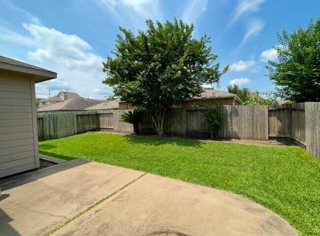Building Photo - 6118 Sierra Springs Ln