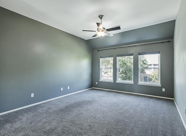 Building Photo - 5004 Rain Forest Dr