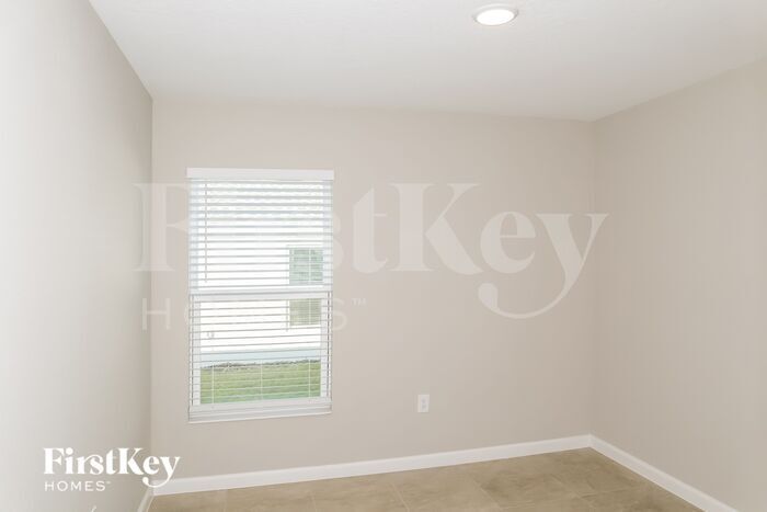 Building Photo - 470 Earhart Dr