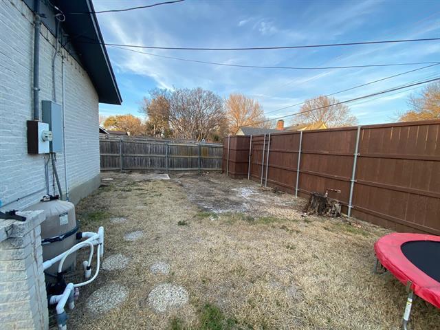 Building Photo - 12218 Treeview Ln