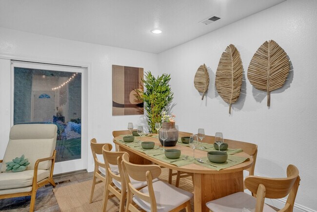 Building Photo - 5805 Silver Creek Valley Pl