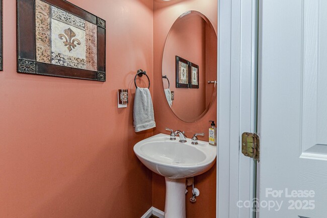 Building Photo - 9625 Sunset Grove Dr