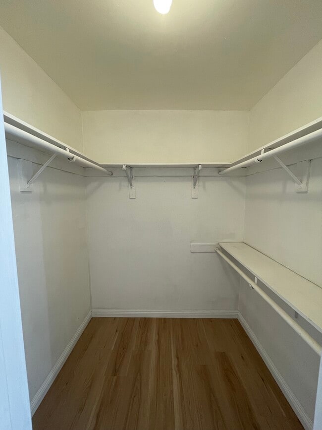 Building Photo - 719 N Eucalyptus Ave