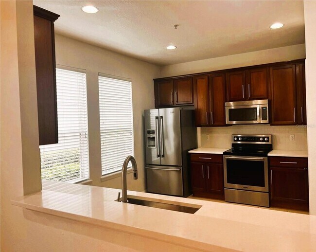 Building Photo - 10777 Garden Lily Dr