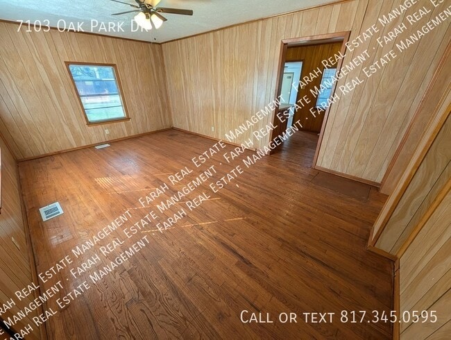 Building Photo - 7103 Oak Park Dr