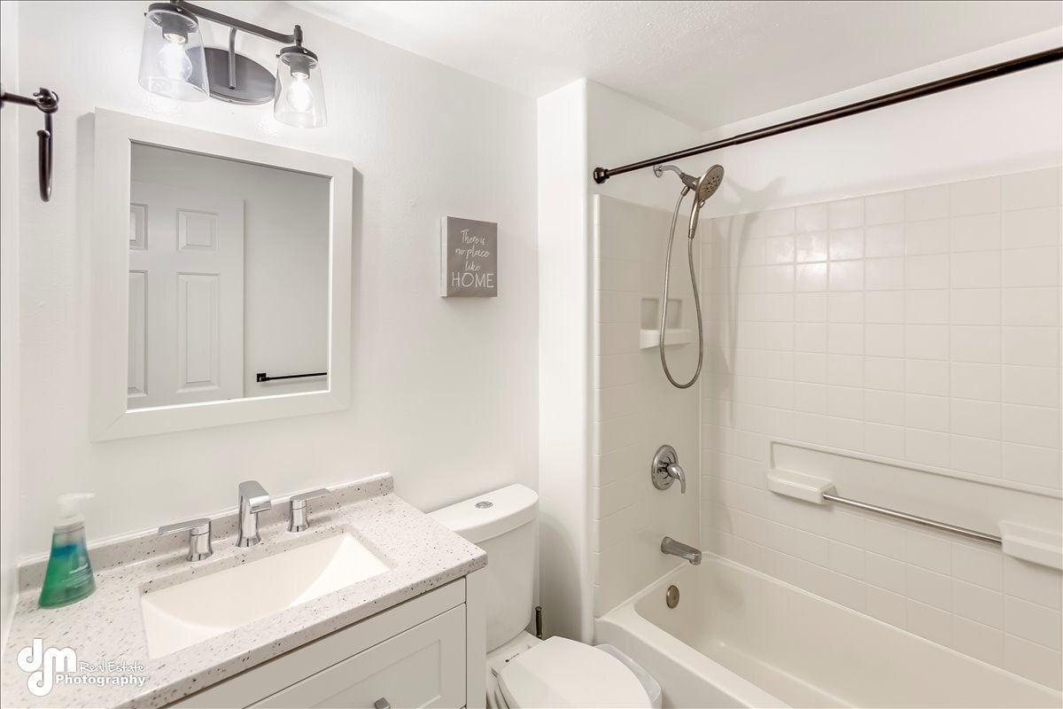 Building Photo - 8973 Northwood Park Cir