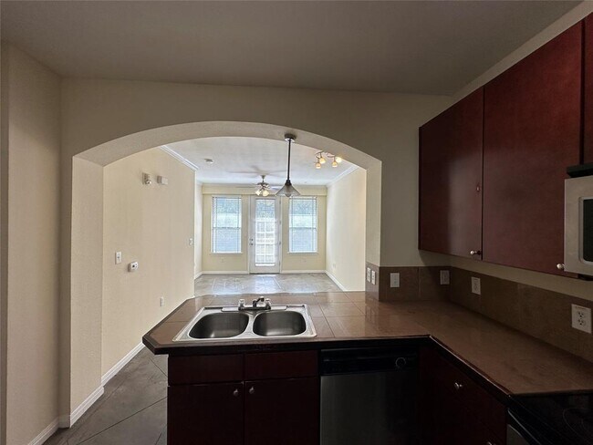 Building Photo - 2505 San Gabriel St