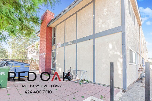 Building Photo - 14831 Delano St