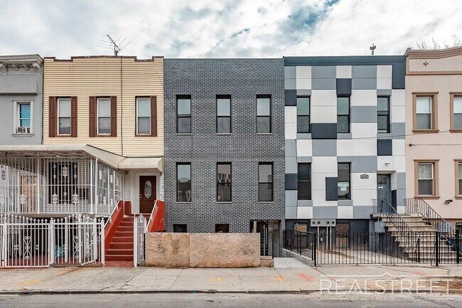 Building Photo - Halsey Street