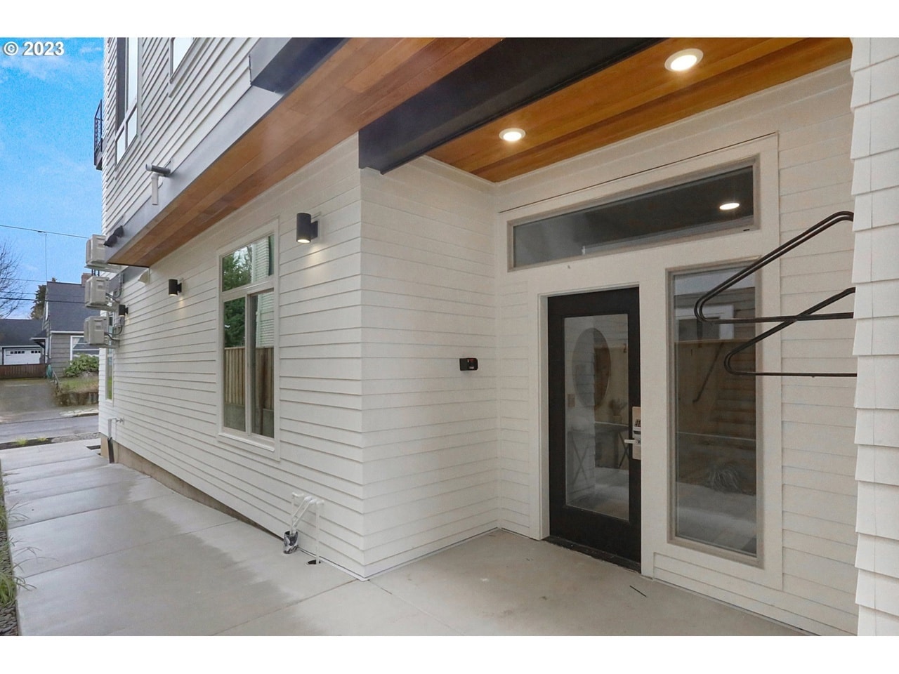 Building Photo - 6610 N Greenwich Ave