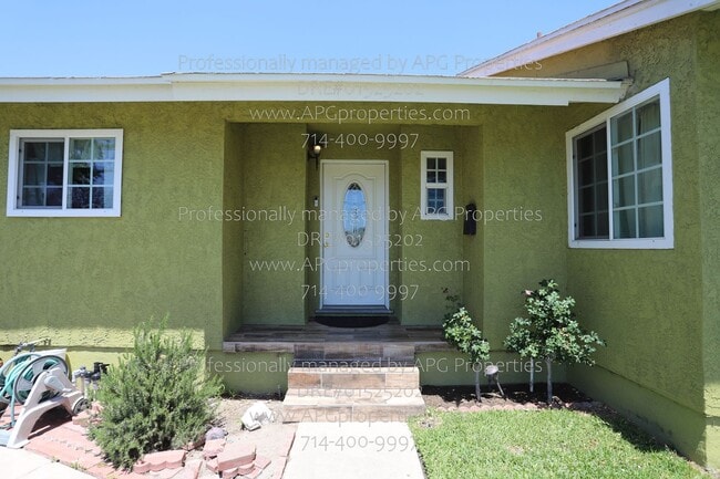 Building Photo - 11411 Chapman Ave