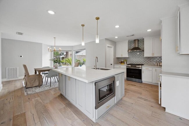 Building Photo - 625 Rancho Bauer Dr